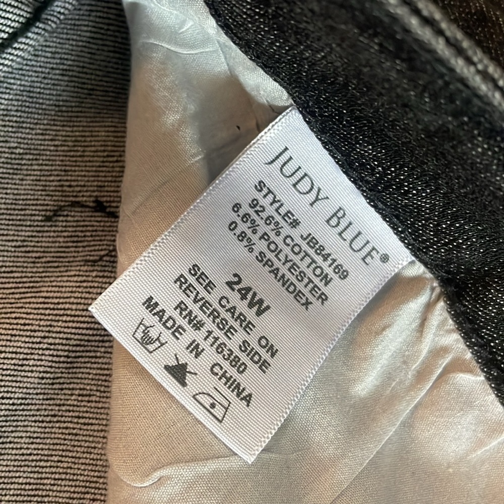 Judy Blue Skinny Fit Lite Black Distressed Jeans Size 24W - Picture 14 of 15